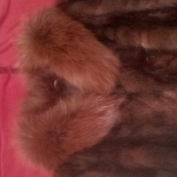 Mink/ Fox Short Jacket Size M/L - Picture 11 of 16